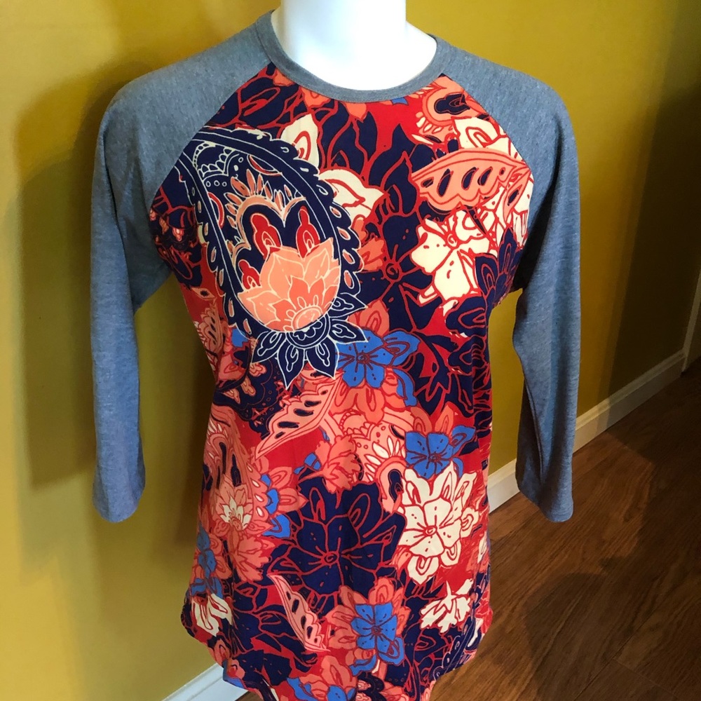 LulaRoe Randy tee